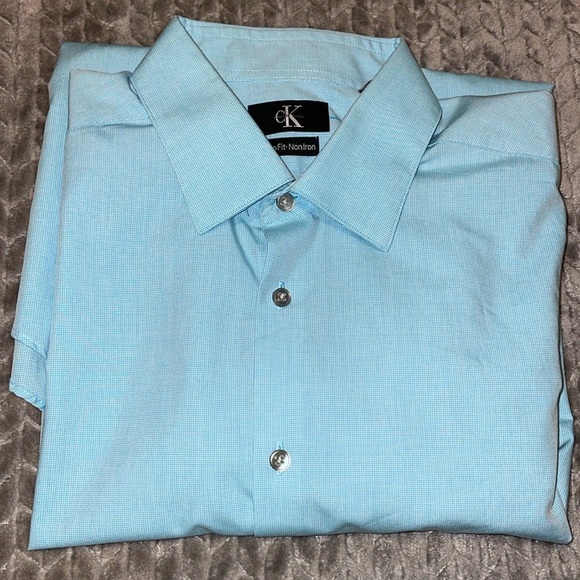 Calvin Klein Slim Fit - Non Iron.  100% Cotton.  Long sleeve.  Button down. - Picture 1 of 8